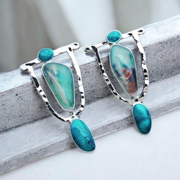 🆕️Vintage Boho-Chic Resin & Silver Plated Alloy Fashion Trendy Style Earrings - Picture 1 of 12